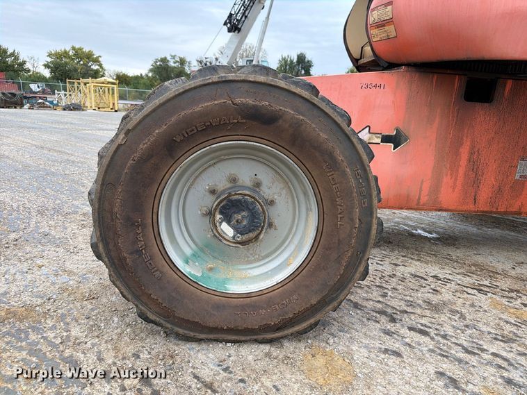 image for item EV7027 2005 JLG 660SJ boom lift
