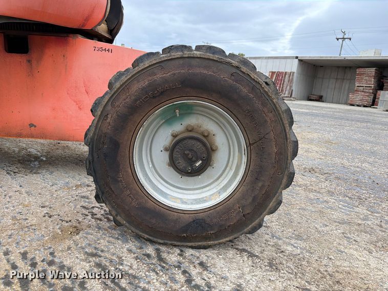 image for item EV7027 2005 JLG 660SJ boom lift