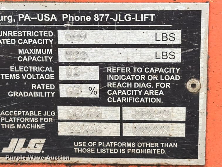 image for item EV7027 2005 JLG 660SJ boom lift