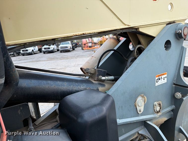 image for item EV7028 2006 JLG G9-43A telehandler