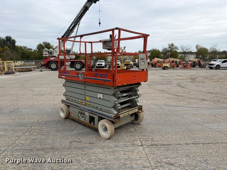 image for item EV7032 Skyjack SJ III 4832 scissor lift