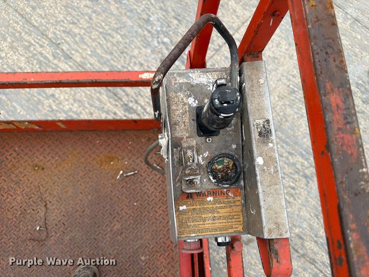 image for item EV7032 Skyjack SJ III 4832 scissor lift