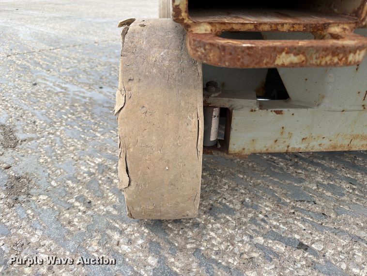 image for item EV7032 Skyjack SJ III 4832 scissor lift