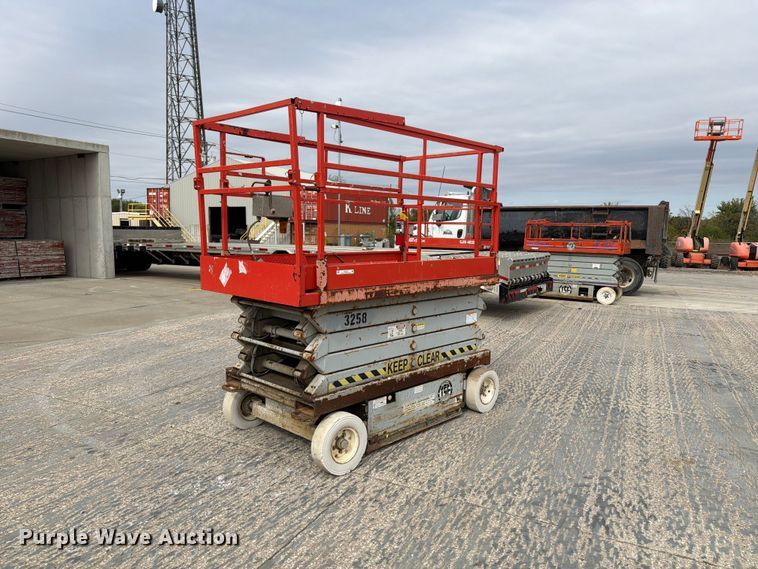 image for item EV7033 Skyjack SJ III 4832 scissor lift