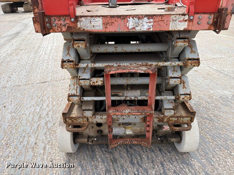 image for item EV7033 Skyjack SJ III 4832 scissor lift
