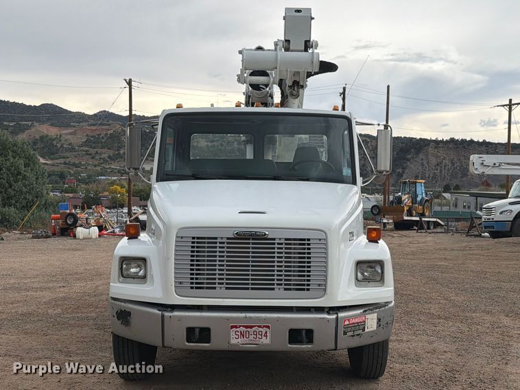 image for item EW0998 2001 Freightliner FL70 bucket truck