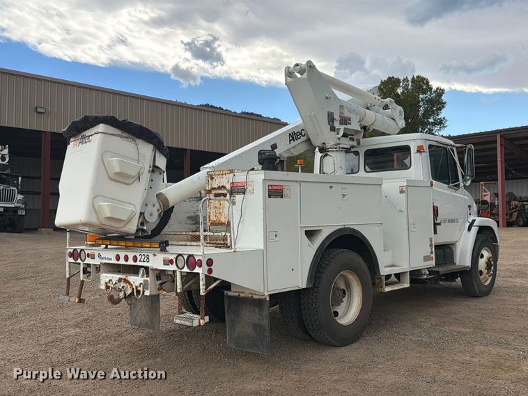 image for item EW0998 2001 Freightliner FL70 bucket truck