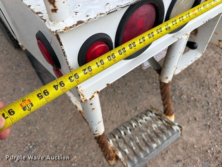 image for item EW0998 2001 Freightliner FL70 bucket truck