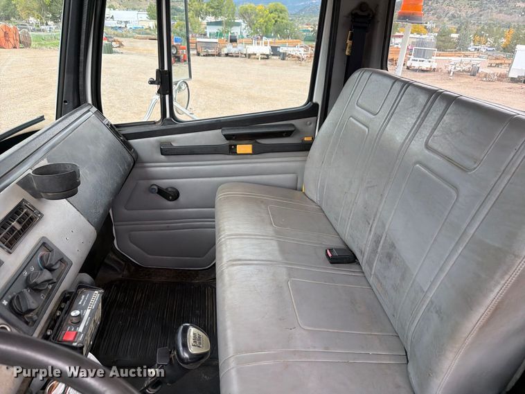 image for item EW0998 2001 Freightliner FL70 bucket truck