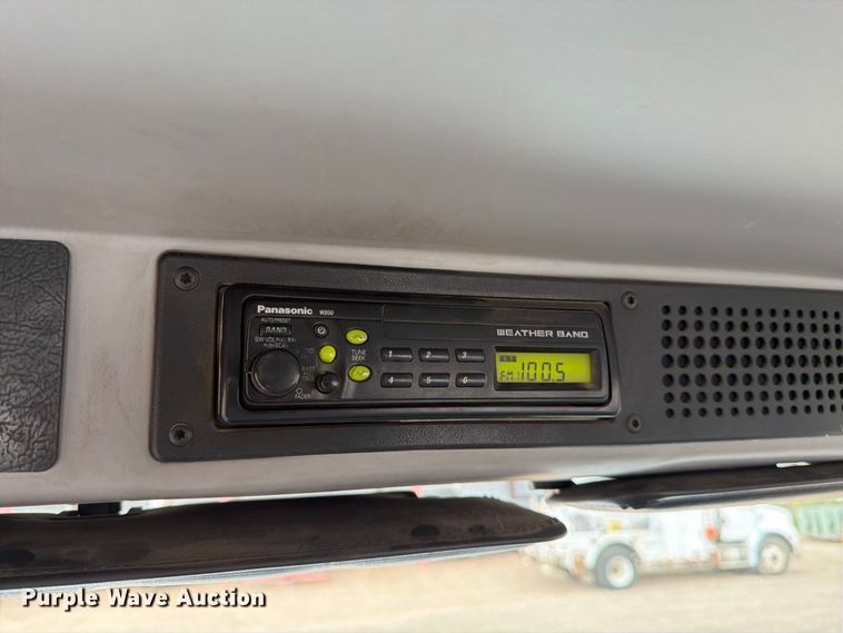 image for item EW0998 2001 Freightliner FL70 bucket truck