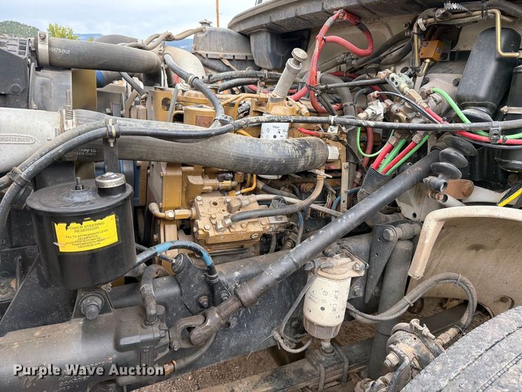 image for item EW0998 2001 Freightliner FL70 bucket truck