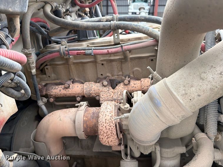 image for item EW0998 2001 Freightliner FL70 bucket truck