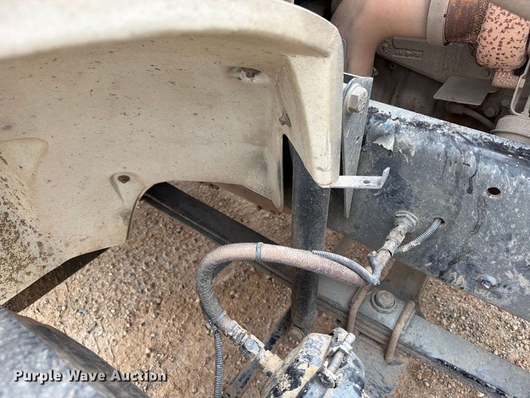 image for item EW0998 2001 Freightliner FL70 bucket truck