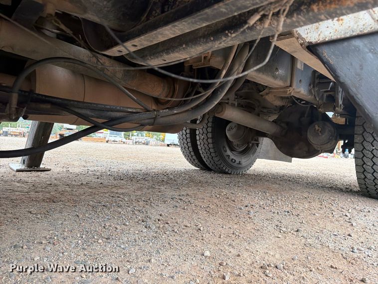 image for item EW0998 2001 Freightliner FL70 bucket truck