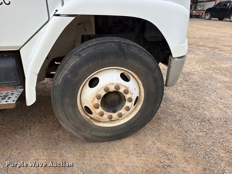 image for item EW0998 2001 Freightliner FL70 bucket truck