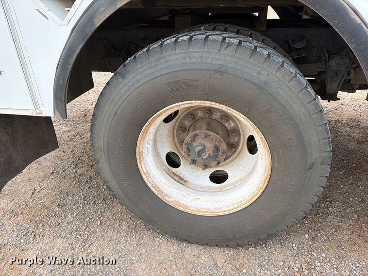 image for item EW0998 2001 Freightliner FL70 bucket truck