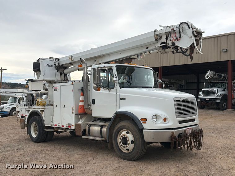 image for item EW0999 2003 Freightliner FL112 digger derrick truck