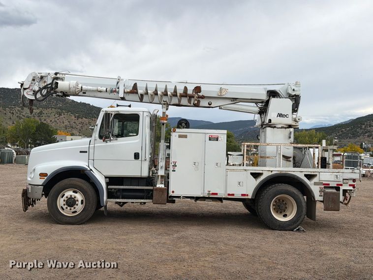 image for item EW0999 2003 Freightliner FL112 digger derrick truck