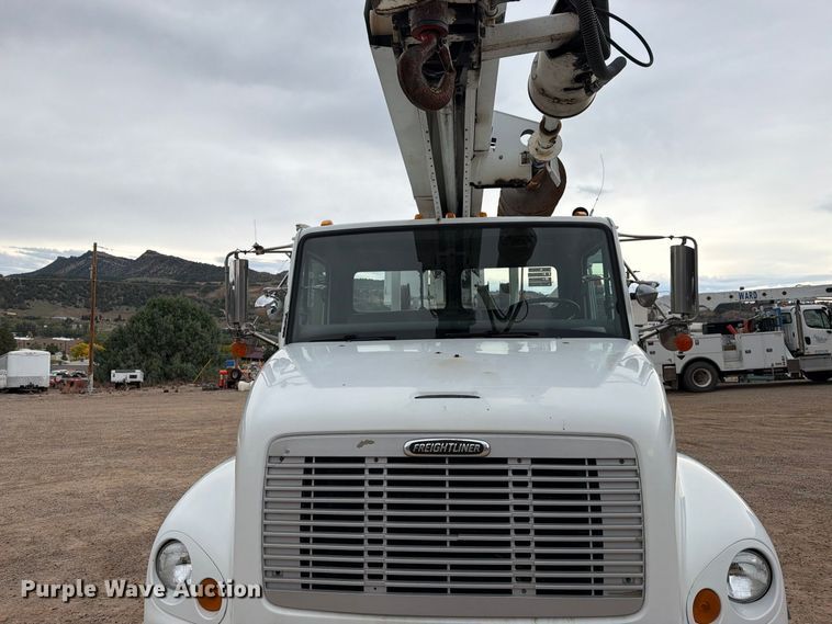 image for item EW0999 2003 Freightliner FL112 digger derrick truck