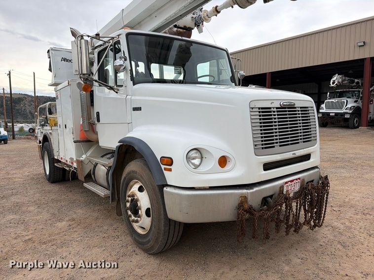 image for item EW0999 2003 Freightliner FL112 digger derrick truck