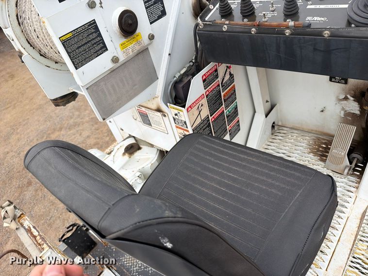 image for item EW0999 2003 Freightliner FL112 digger derrick truck