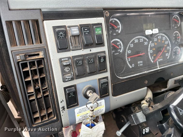image for item EW0999 2003 Freightliner FL112 digger derrick truck