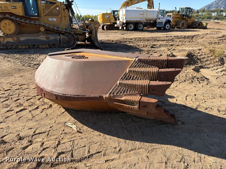 image for item EW1155 (2) excavator buckets