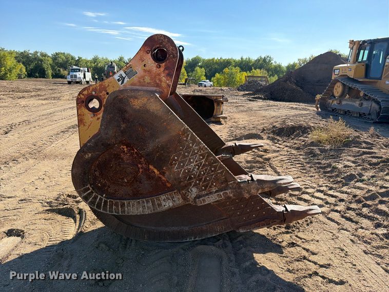image for item EW1155 (2) excavator buckets