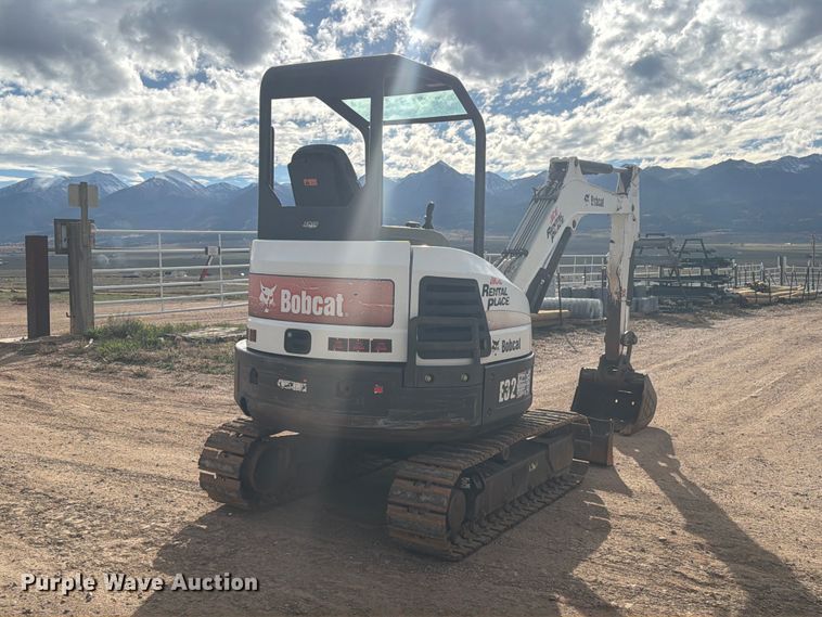 image for item EW1182 2012 Bobcat E32 mini excavator
