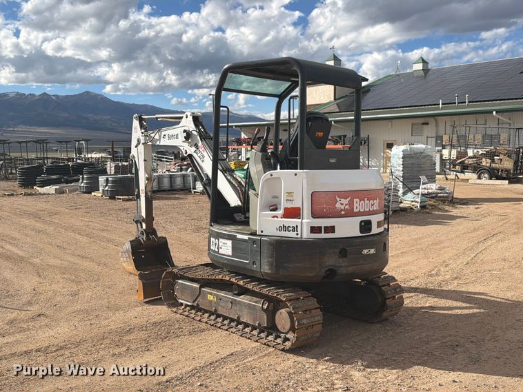 image for item EW1182 2012 Bobcat E32 mini excavator