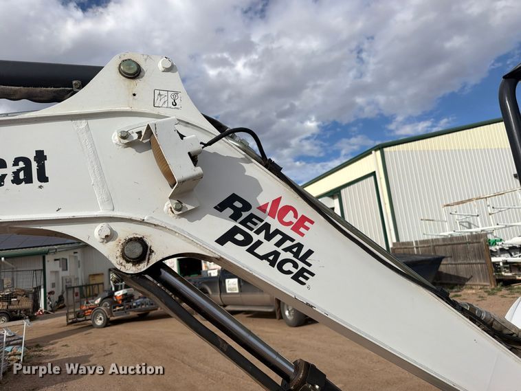 image for item EW1182 2012 Bobcat E32 mini excavator