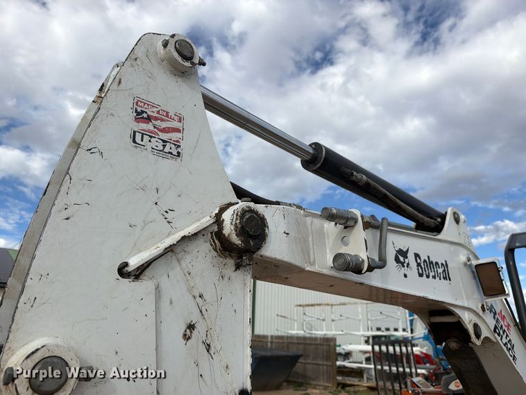 image for item EW1182 2012 Bobcat E32 mini excavator