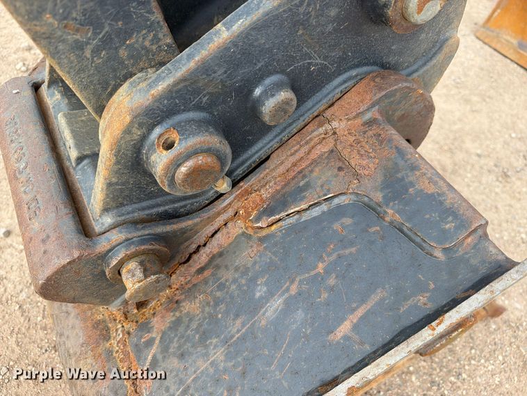 image for item EW1182 2012 Bobcat E32 mini excavator