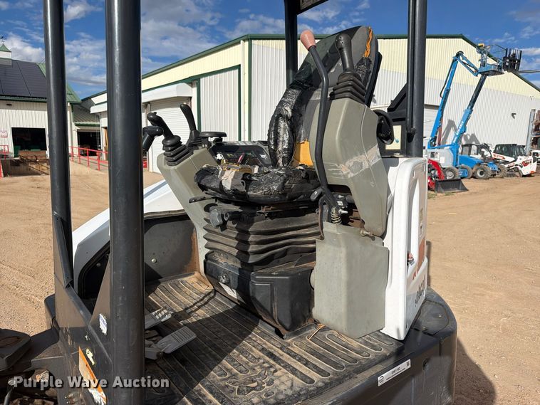 image for item EW1182 2012 Bobcat E32 mini excavator