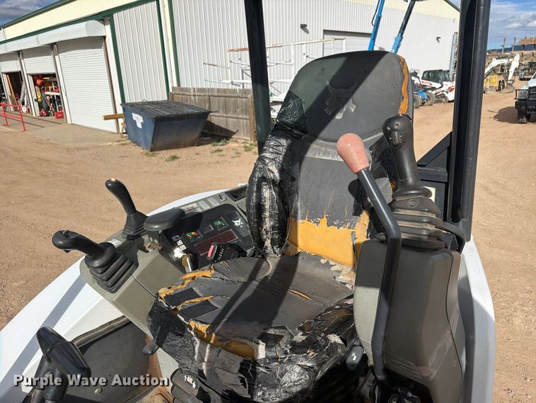 image for item EW1182 2012 Bobcat E32 mini excavator