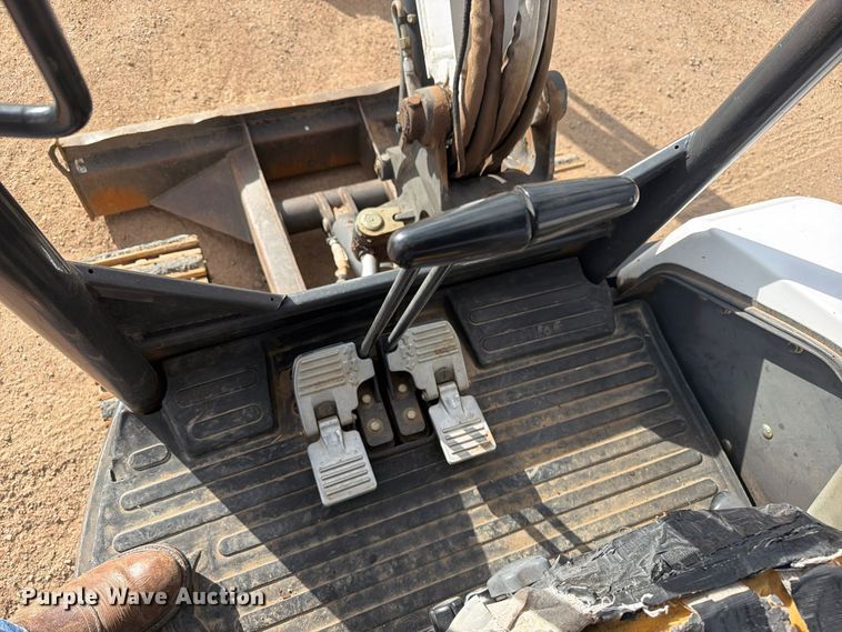 image for item EW1182 2012 Bobcat E32 mini excavator
