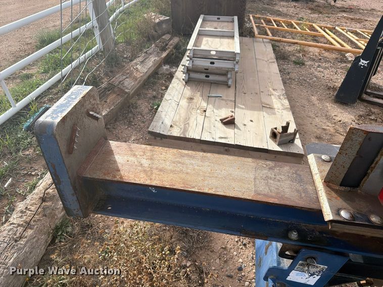 image for item EW1183 Iron & Oak wood splitter