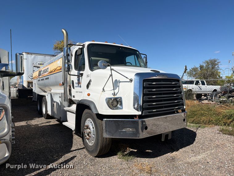 image for item EW1186 2015 Freightliner 114SD fuel truck