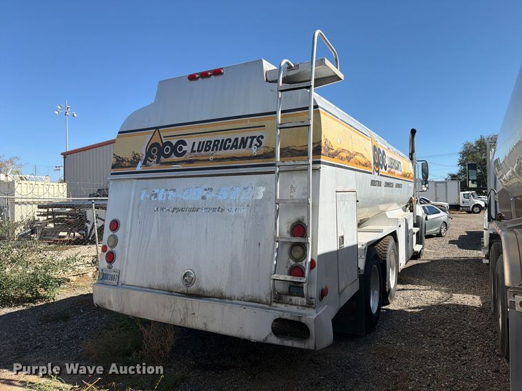 image for item EW1186 2015 Freightliner 114SD fuel truck