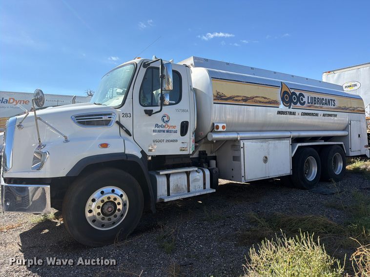 image for item EW1186 2015 Freightliner 114SD fuel truck