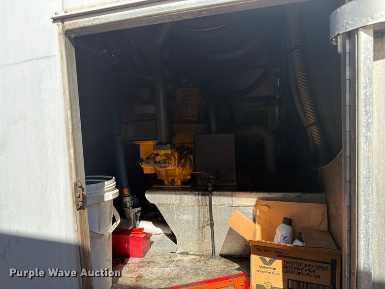 image for item EW1186 2015 Freightliner 114SD fuel truck