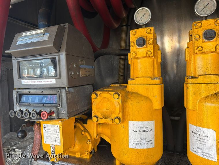 image for item EW1186 2015 Freightliner 114SD fuel truck