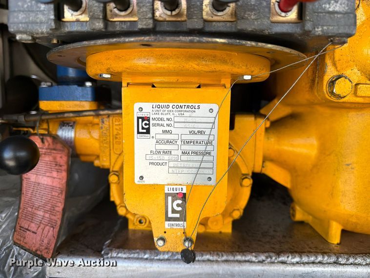 image for item EW1186 2015 Freightliner 114SD fuel truck