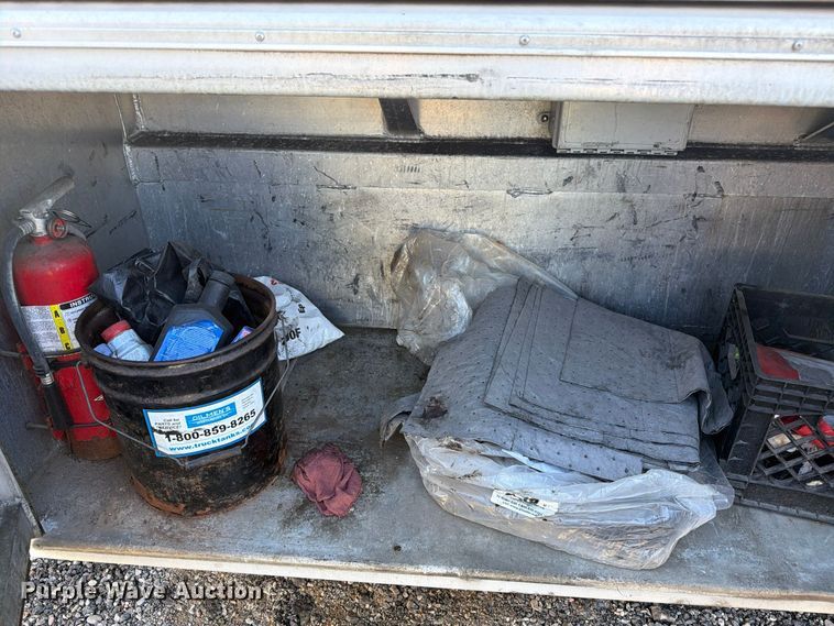 image for item EW1186 2015 Freightliner 114SD fuel truck