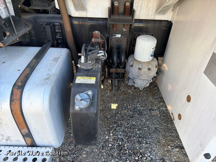 image for item EW1186 2015 Freightliner 114SD fuel truck