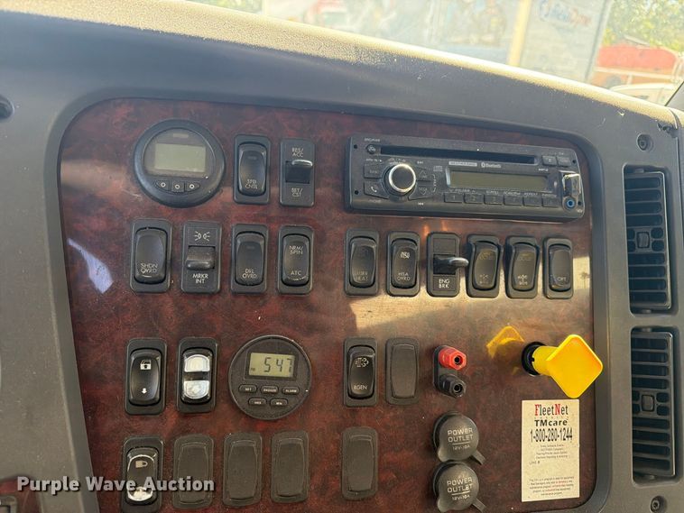 image for item EW1186 2015 Freightliner 114SD fuel truck