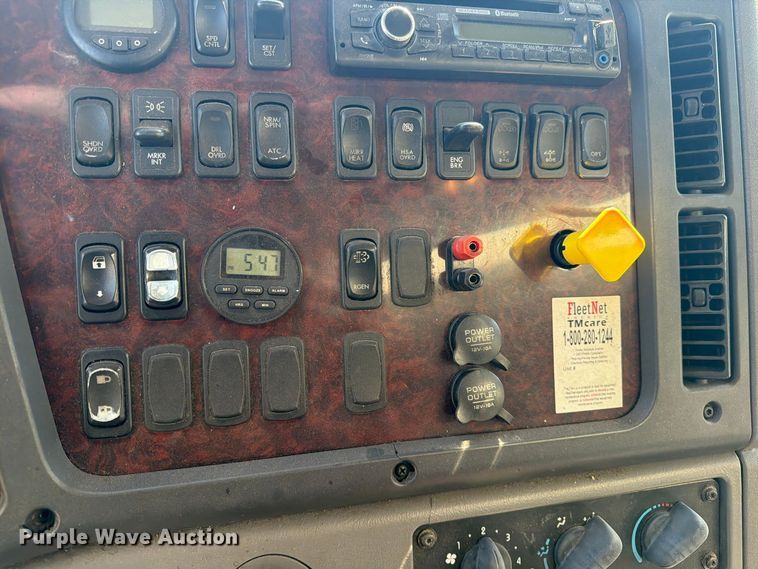 image for item EW1186 2015 Freightliner 114SD fuel truck