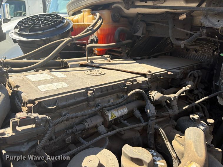 image for item EW1186 2015 Freightliner 114SD fuel truck
