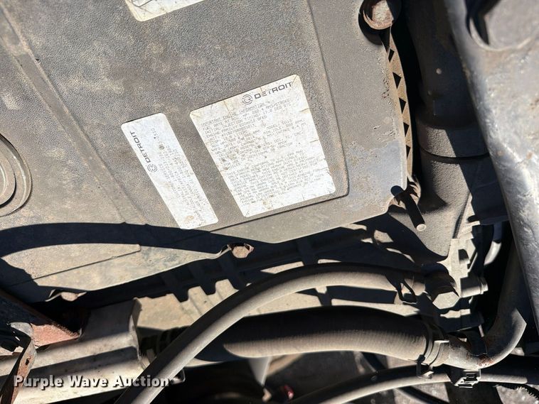 image for item EW1186 2015 Freightliner 114SD fuel truck