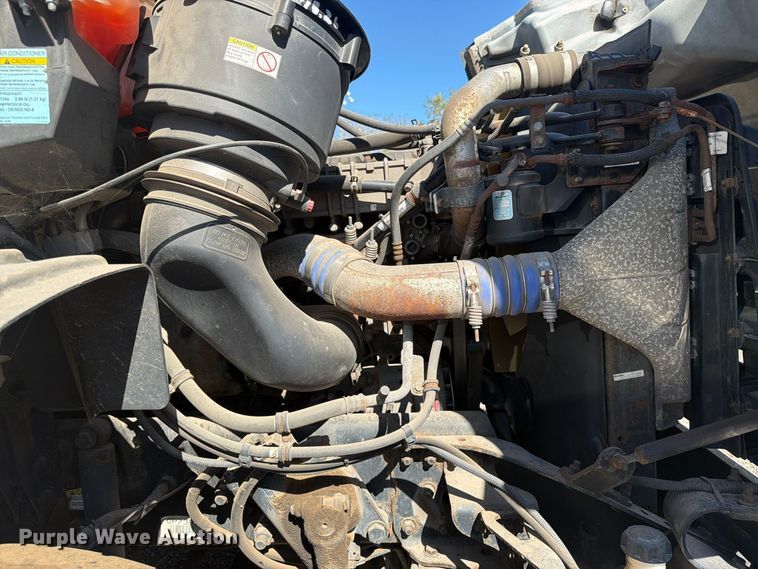 image for item EW1186 2015 Freightliner 114SD fuel truck